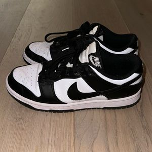 Nike low dunk / Nike panda (7.5)